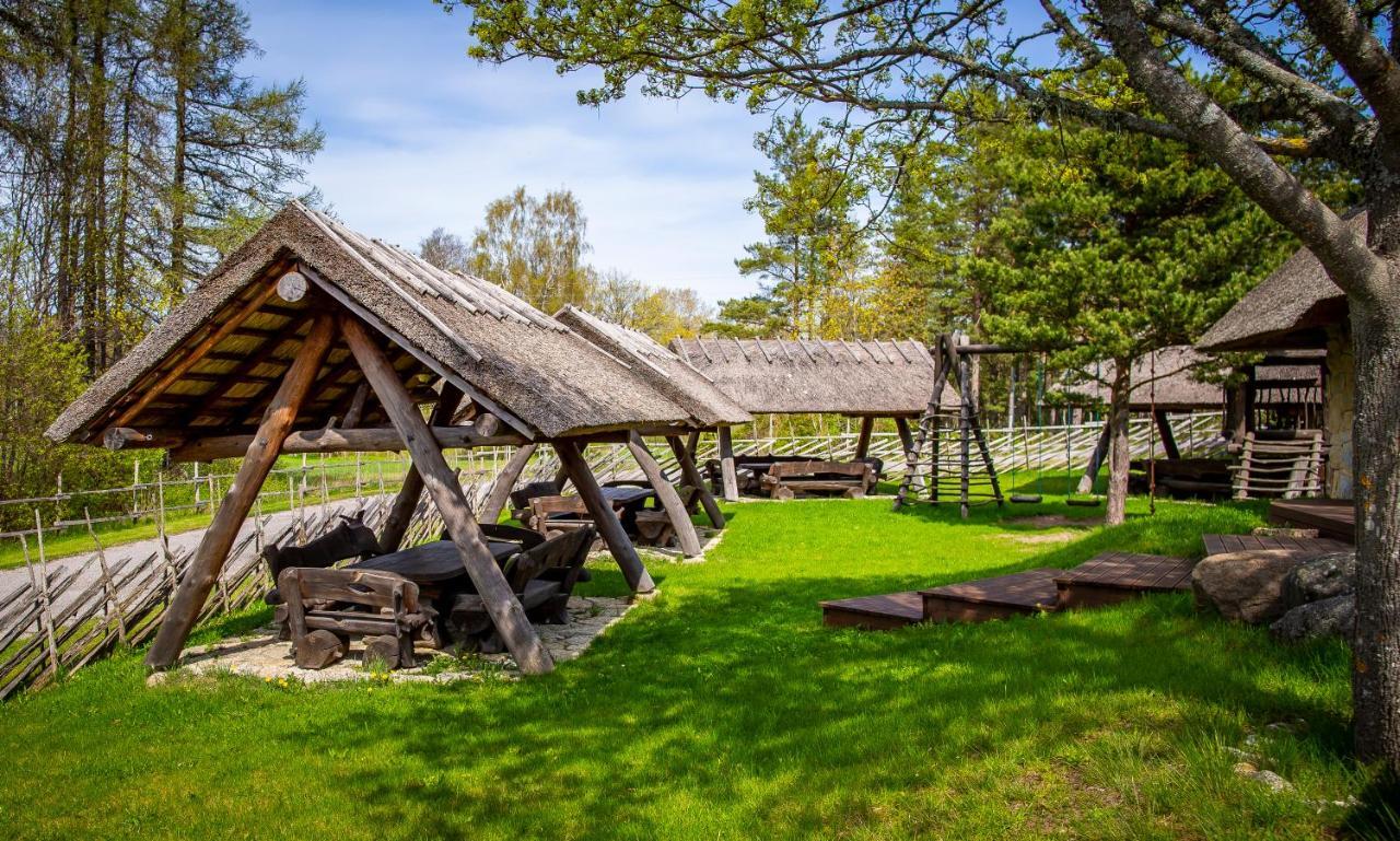 Kassari Puhkekeskus Hotel Käina Екстериор снимка