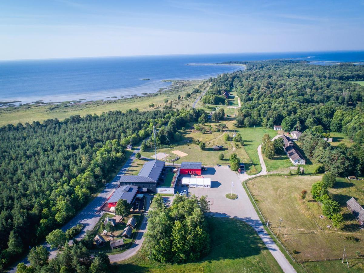 Kassari Puhkekeskus Hotel Käina Екстериор снимка