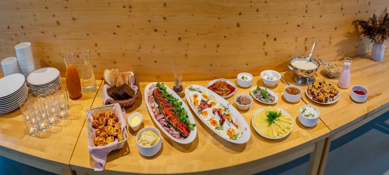Kassari Puhkekeskus Hotel Käina Екстериор снимка